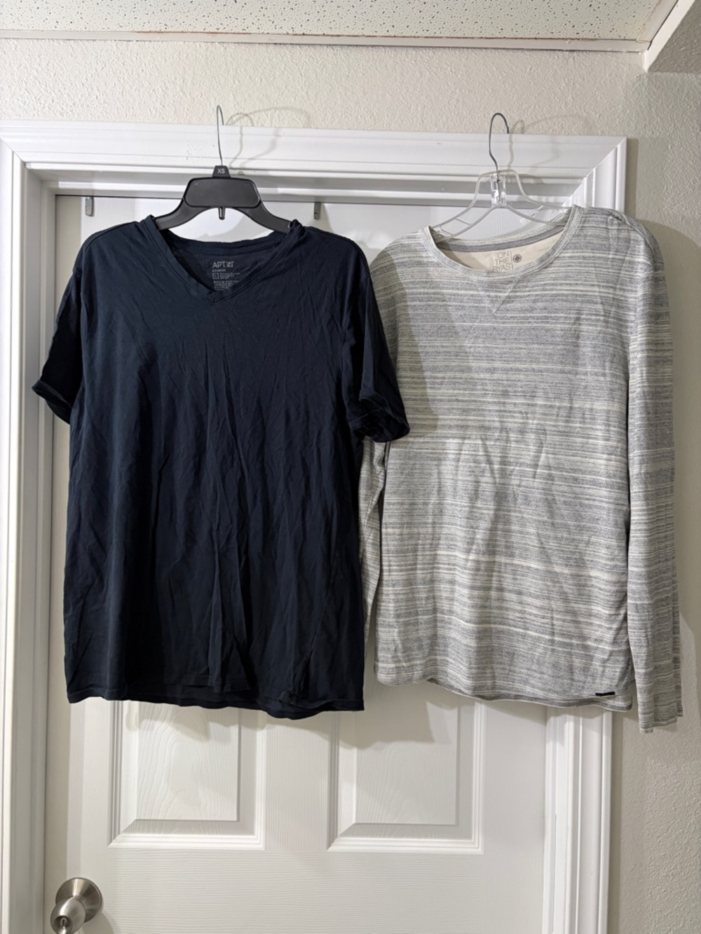 BUNDLE Two Men’s Size Large Long Sleeve and Short Sleeve Shirts